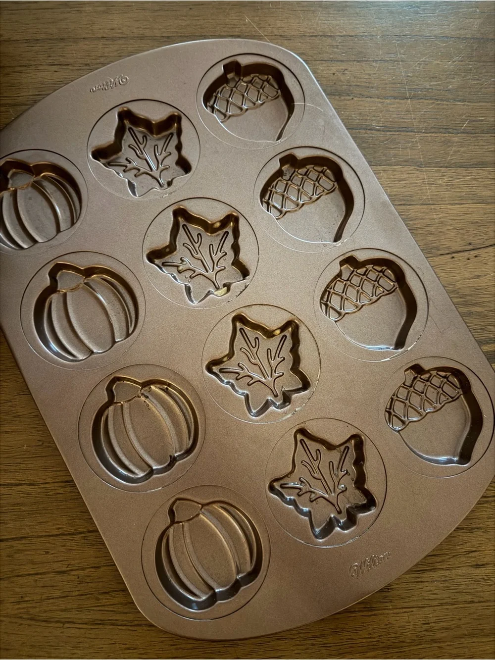 Wilton Copper Fall Mini Cake Pan - Pumpkins, Leaves & Acorns